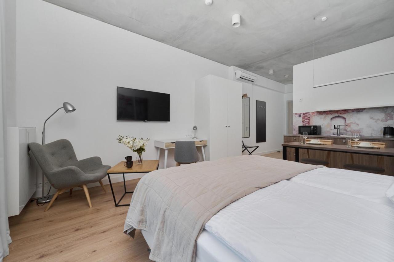 Apartment Piekarnia Zywa Kultura Atmospheric By Renters